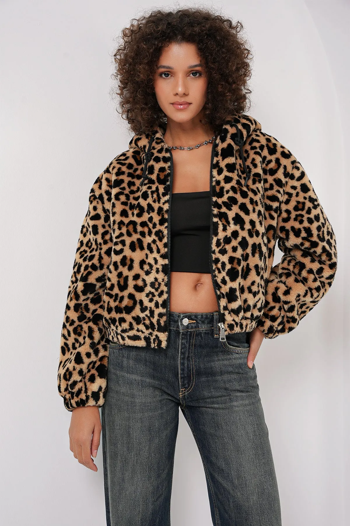 5193 kapüşonlu peluş crop ceket