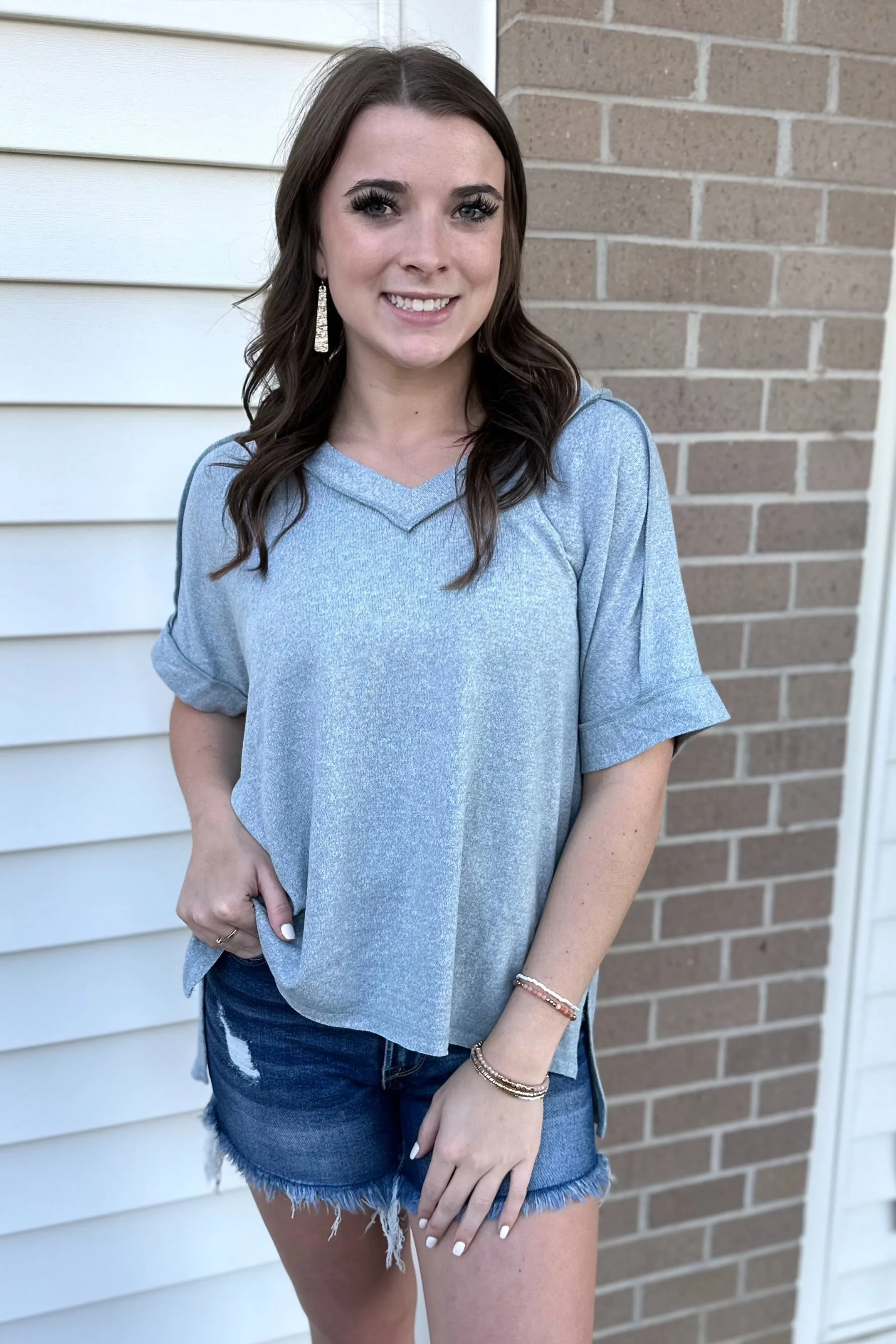 MADLYNN V-Neck Hi-Low Top