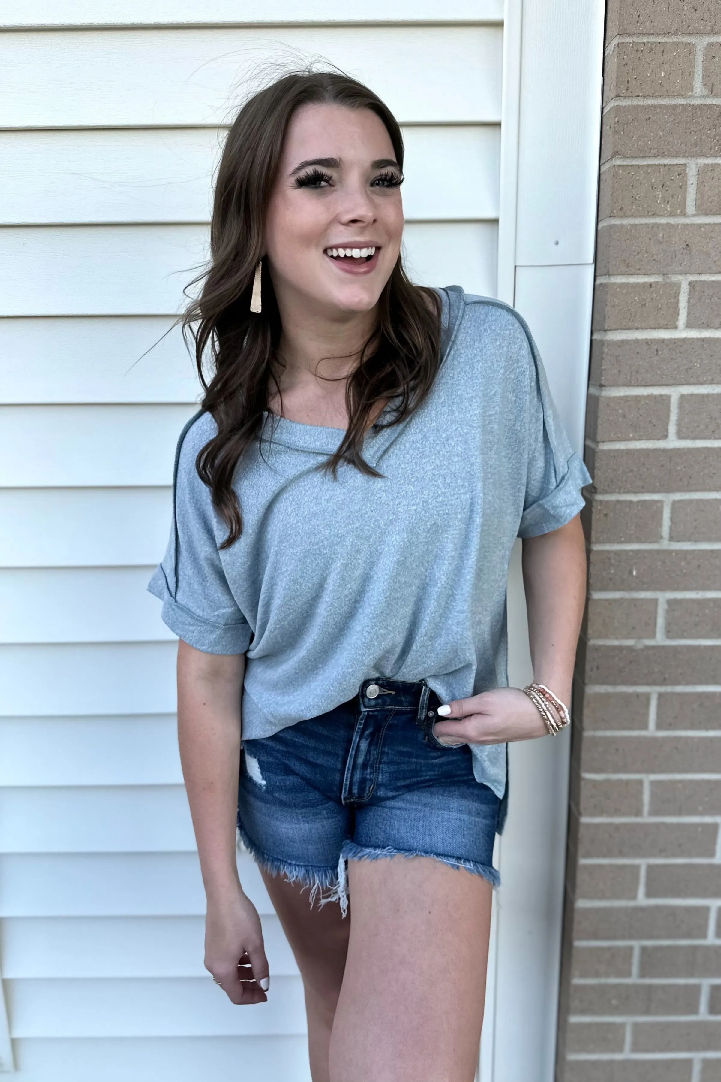 MADLYNN V-Neck Hi-Low Top