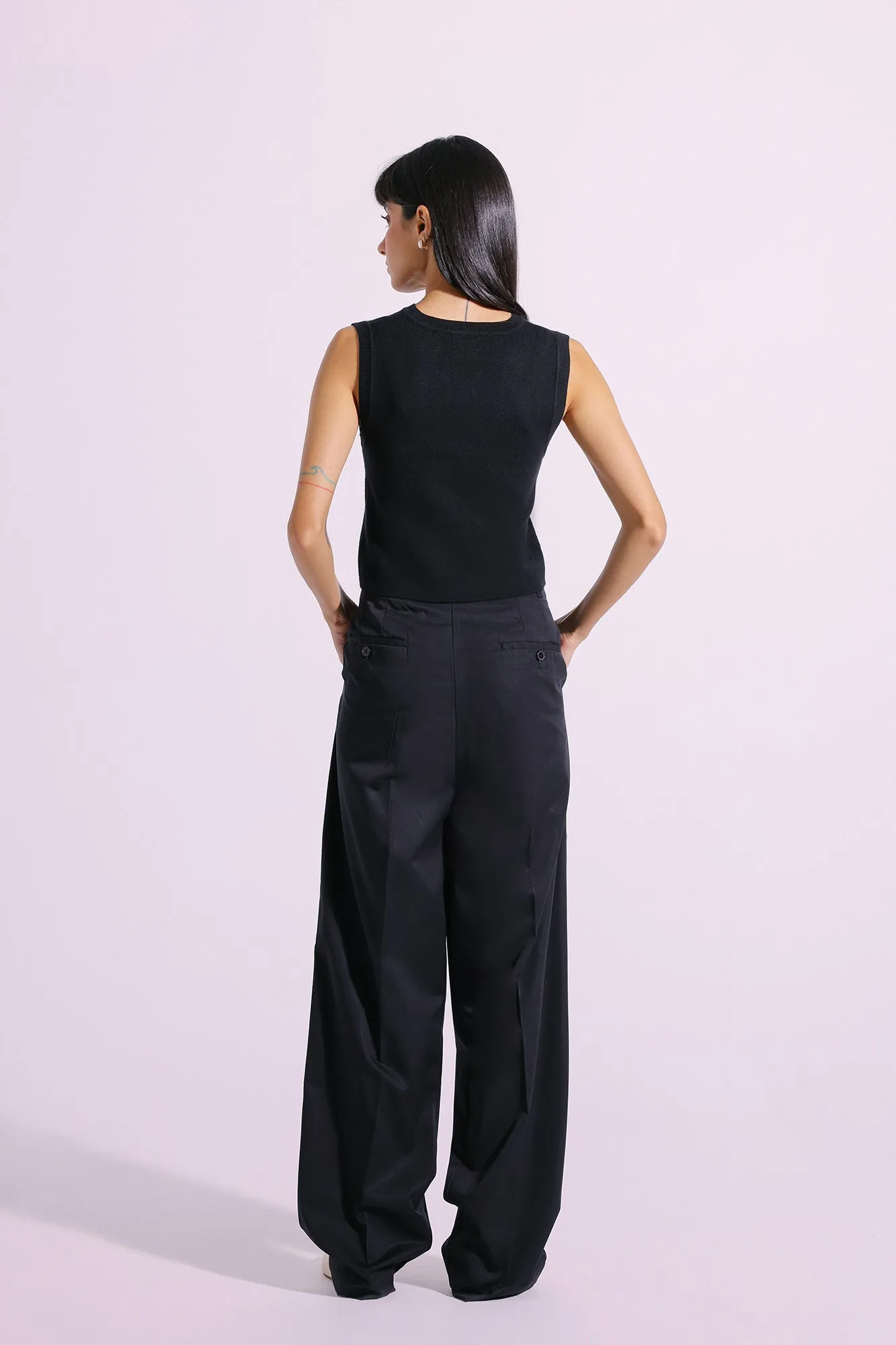 SLEEVELESS SWEATER (E1272/108/902)